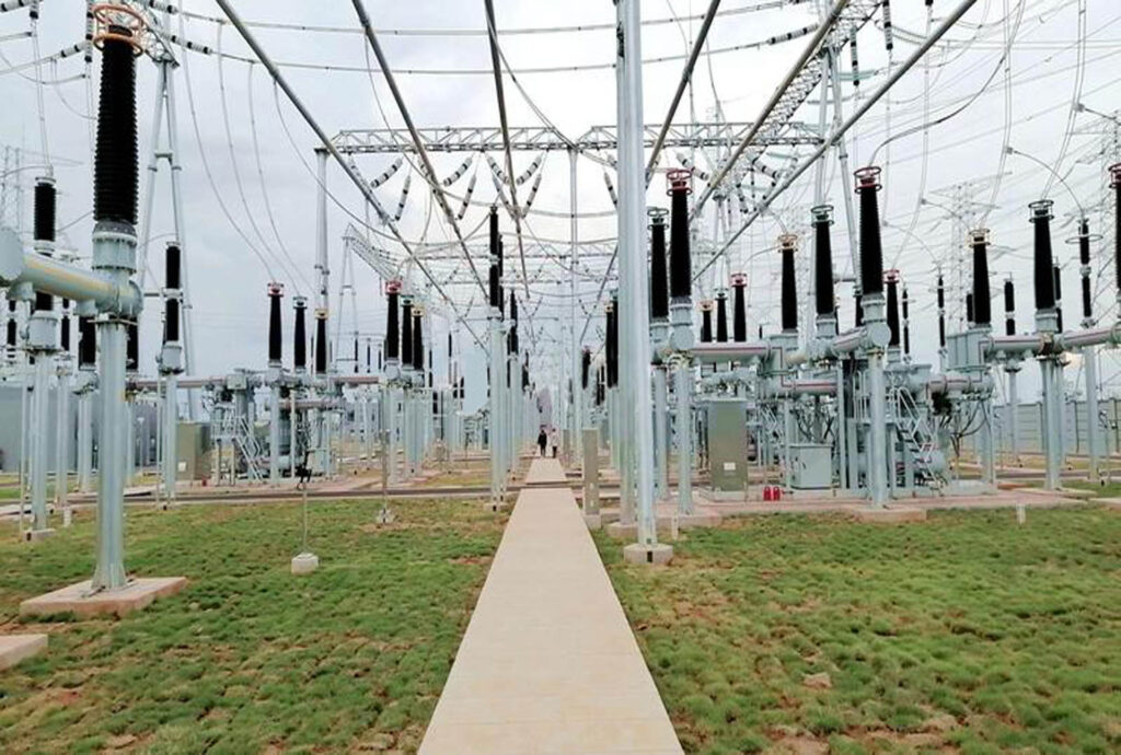 Industrial dehumidifying air conditioner